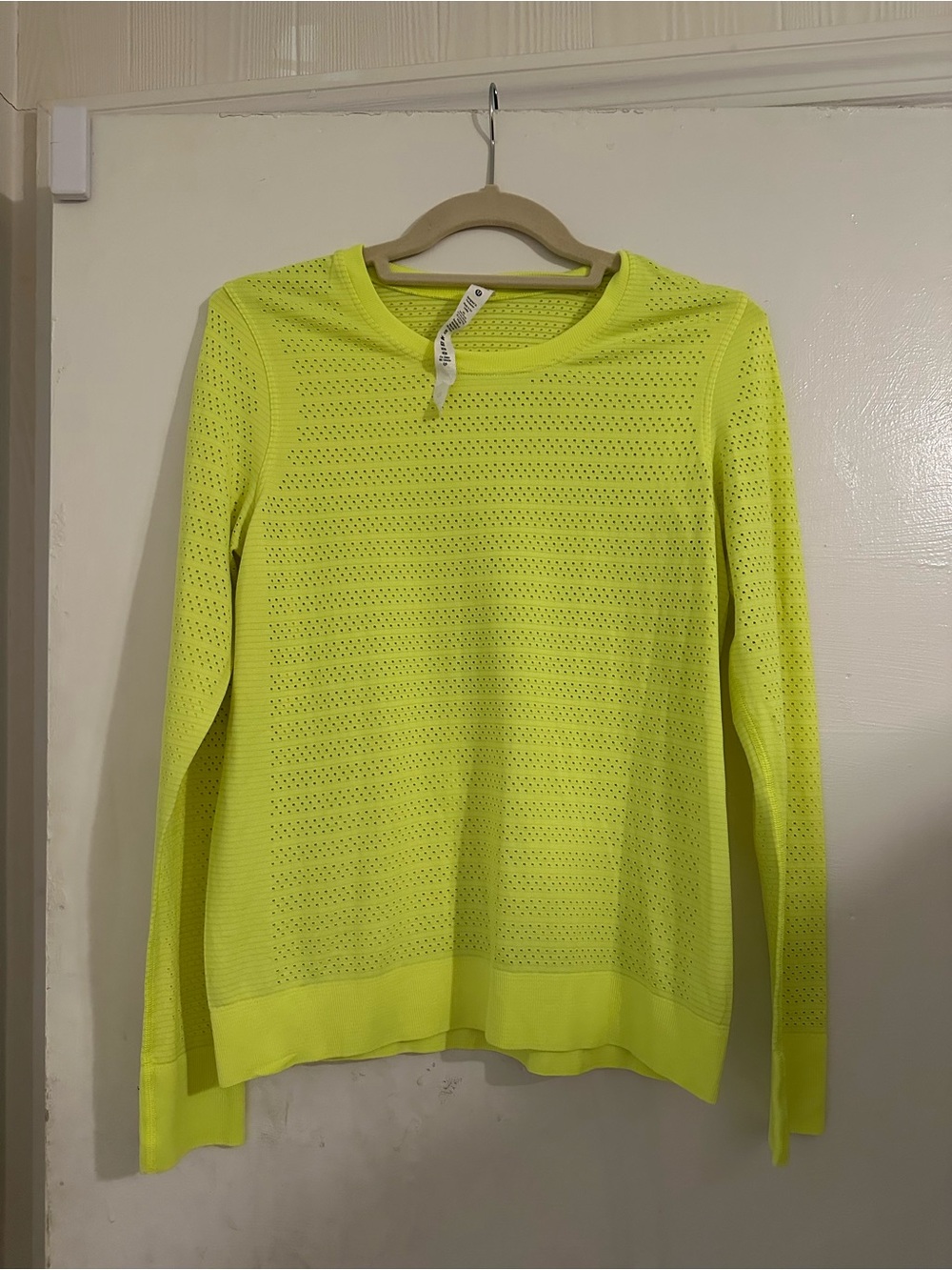 Lululemon Swiftly Breathe Long Sleeve Squad Size 6 - Picture 2 of 6
